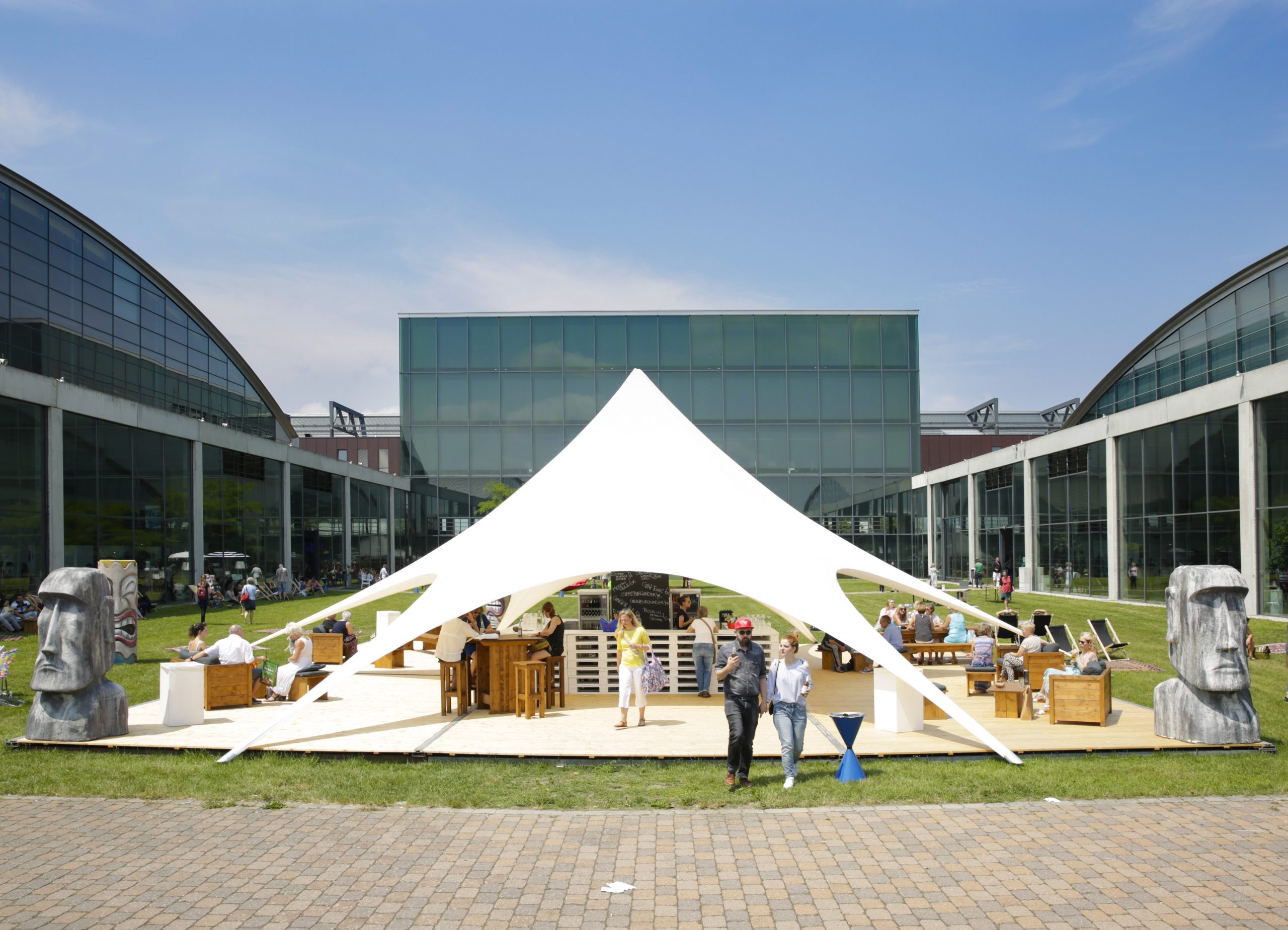 loft-atrium-mit-bar