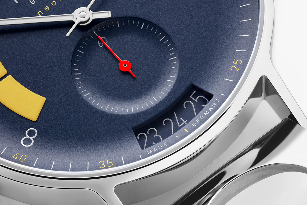 Slanted-NOMOS-Glashütte-Autobahn_11