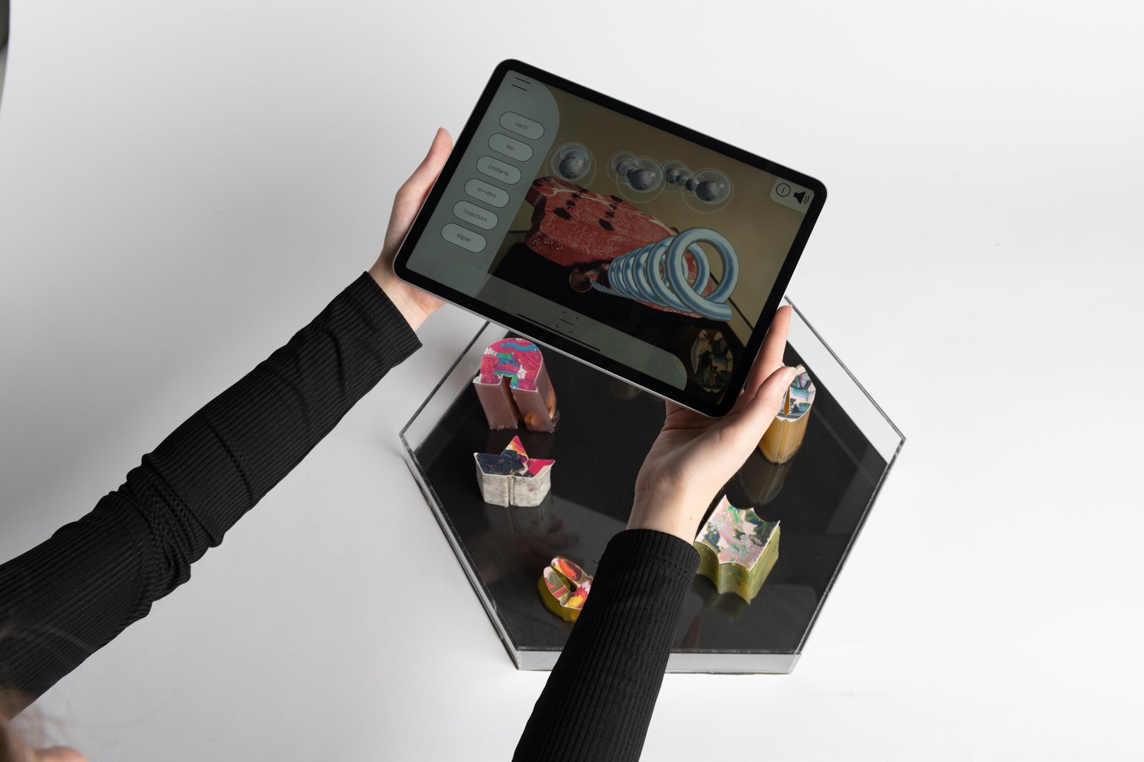 HEX—An edible and immersive experience