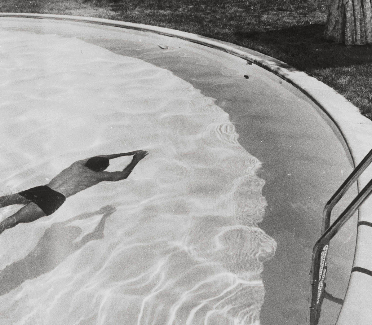 Imagem-do-setting-do-filme-The-Swimmer-(1968),-de-Frank-Perry---Ilustrativa-da-Exposição-_Ligações_