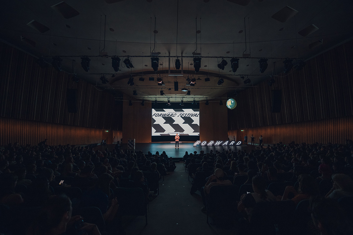 2025-06-27_685e822ebd82b_FF24_Forward_Festival_Berlin_MainstageNiklasSchnaubelt-min