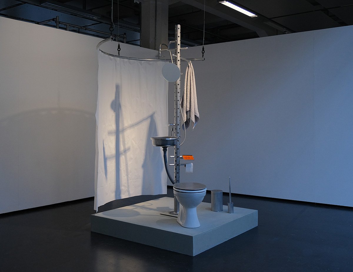 Ausstellungsansicht 1 Aqua Logistik_Finn de Bruyn