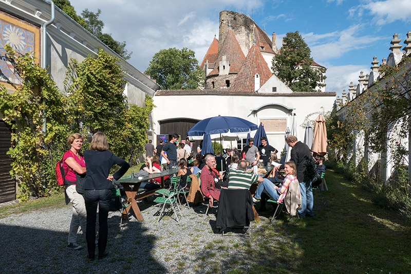 2025-08-04_6890e253c2171_03_tga_typesymposion_raabscastle_renaissanceyard
