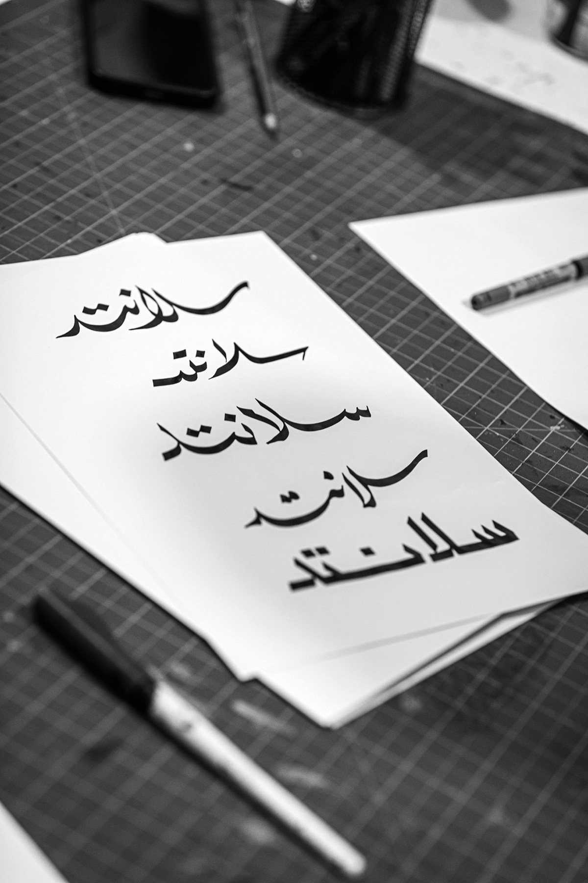 slanted-hoodie-arabic-scripts-negmedine-02