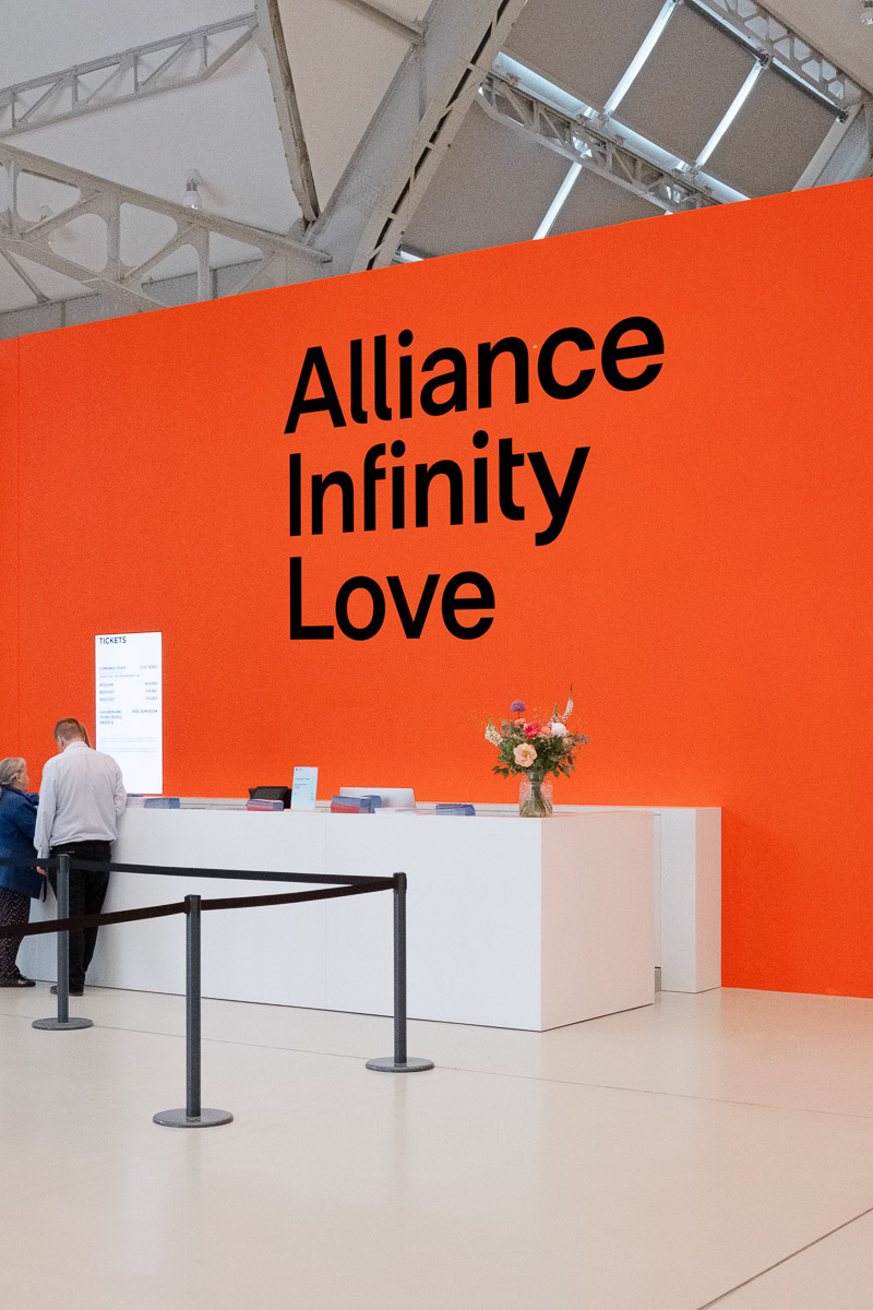2026-06-19_6a352cffde1e2_dipshop_TPH_Deichtorhallen_Exhibition-Graphics_3 2026-06-19_6a352cffde1e2_dipshop_TPH_Deichtorhallen_Exhibition-Graphics_3